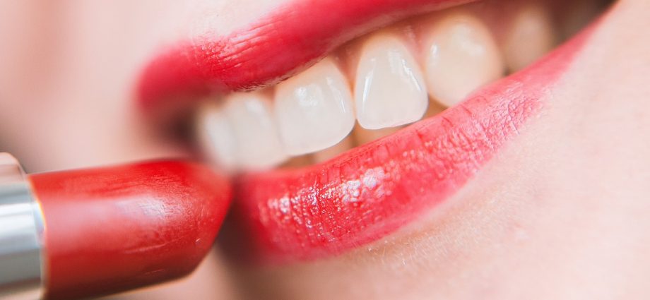 Piękne usta z pomocą kwasu hialuronowego